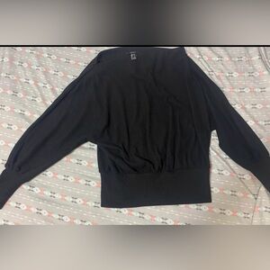 Forever 21 women’s Classic Black Crewneck Sweater